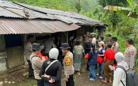 Polri Peduli : Medan Sulit dan Daerah Terpencil Tak Surutkan Polres Jember Salurkan Bantuan Untuk Warga