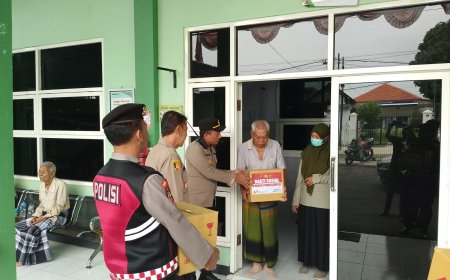 Polres Probolinggo Salurkan Bansos untuk Korban Longsor dan Banjir