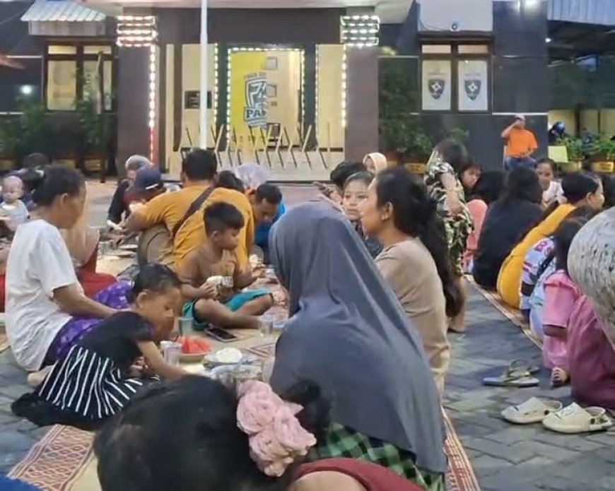 Dapur Berkah Ramadan Polsek Pakal: 600 Porsi Buka Puasa untuk Warga di Surabaya