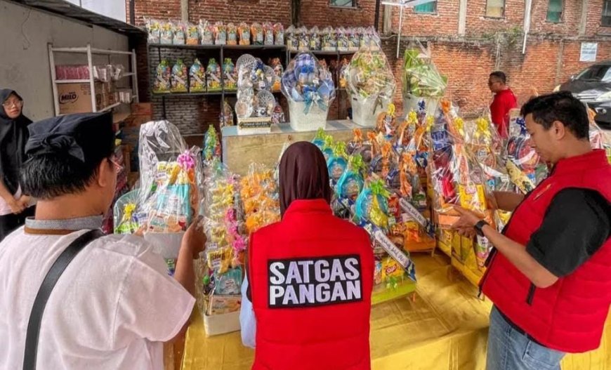 Satgas Pangan Polresta Banyuwangi Ingatkan Swalayan Tarik Produk Hampir Kedaluwarsa