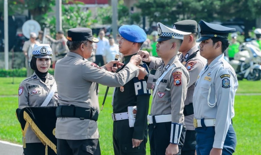 Kapolda Jatim Pimpin Apel Gelar Pasukan Pastikan Kesiapan Personel Operasi Ketupat Semeru 2026