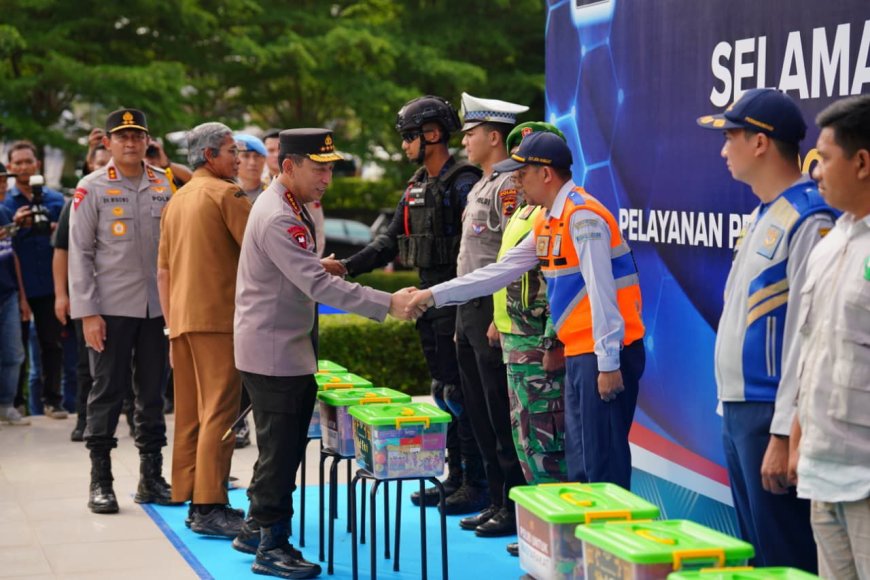 Tinjau Kalikangkung, Kapolri Pastikan Pelayanan hingga Rekayasa Lalin Optimal Hadapi Mudik 