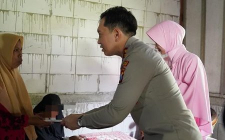 Polri Untuk Masyarakat : Kapolres Bojonegoro Beri Bantuan Anak  Difabel