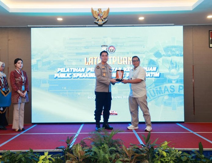 Pelatihan Public Speaking, Kabid Humas Polda Jatim: Humas Harus Jadi Komunikator Efektif di Era Digital