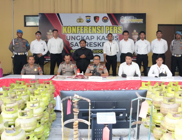Polresta Sidoarjo Ungkap Sindikat LPG Oplosan di Rumah Kontrakan Amankan Dua Tersangka