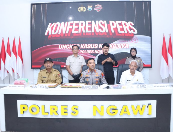 Polres Ngawi Amankan 2 Tersangka Pengedar Narkoba 223,842 gram Sabu Disita