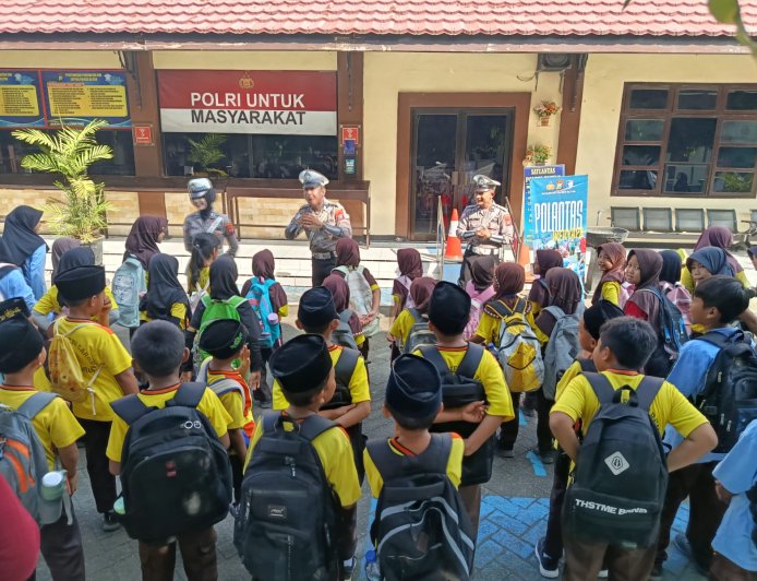 Polsanak: Polres Blitar Edukasi Pelajar Berbudaya Tertib Sejak Dini