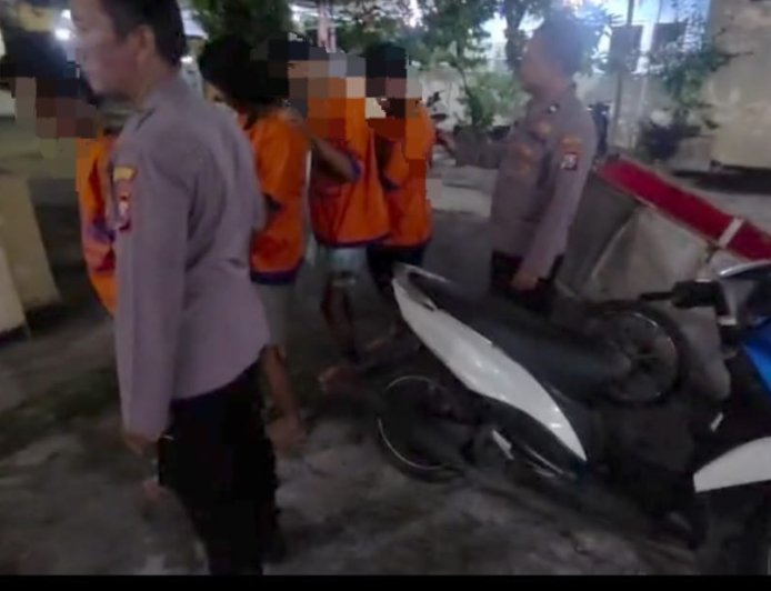 Polres Pelabuhan Tanjungperak Bongkar Sindikat Pencuri Belasan Unit AC, Empat Tersangka Diamankan
