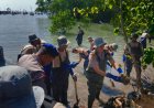 Sinergi Bersih - bersih Pantai, Polres Gresik Wujudkan Indonesia ASRI