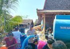 Polres Bojonegoro Salurkan 16 Ribu Liter Air Bersih untuk Warga Terdampak Kemarau di Ngambon