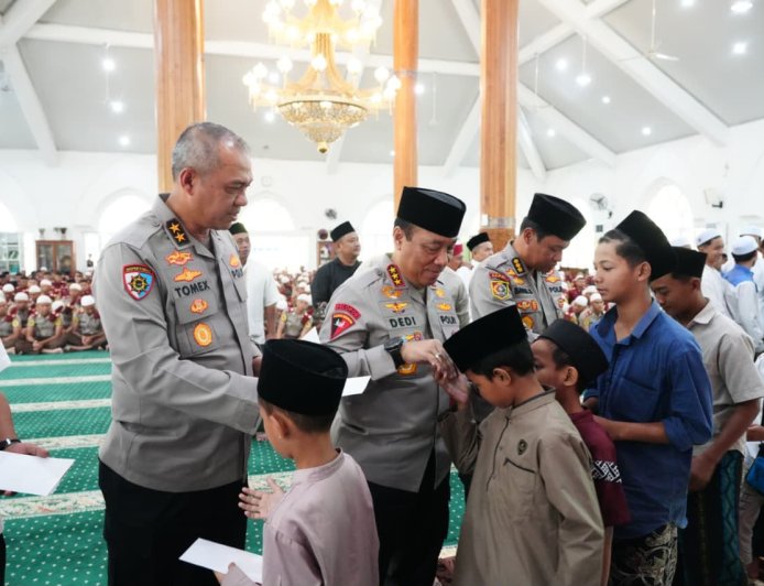 Hari Bhayangkara ke-80, Wakapolri Tanamkan Kepedulian Sosial kepada Taruna Akpol Lewat Santunan Anak Yatim